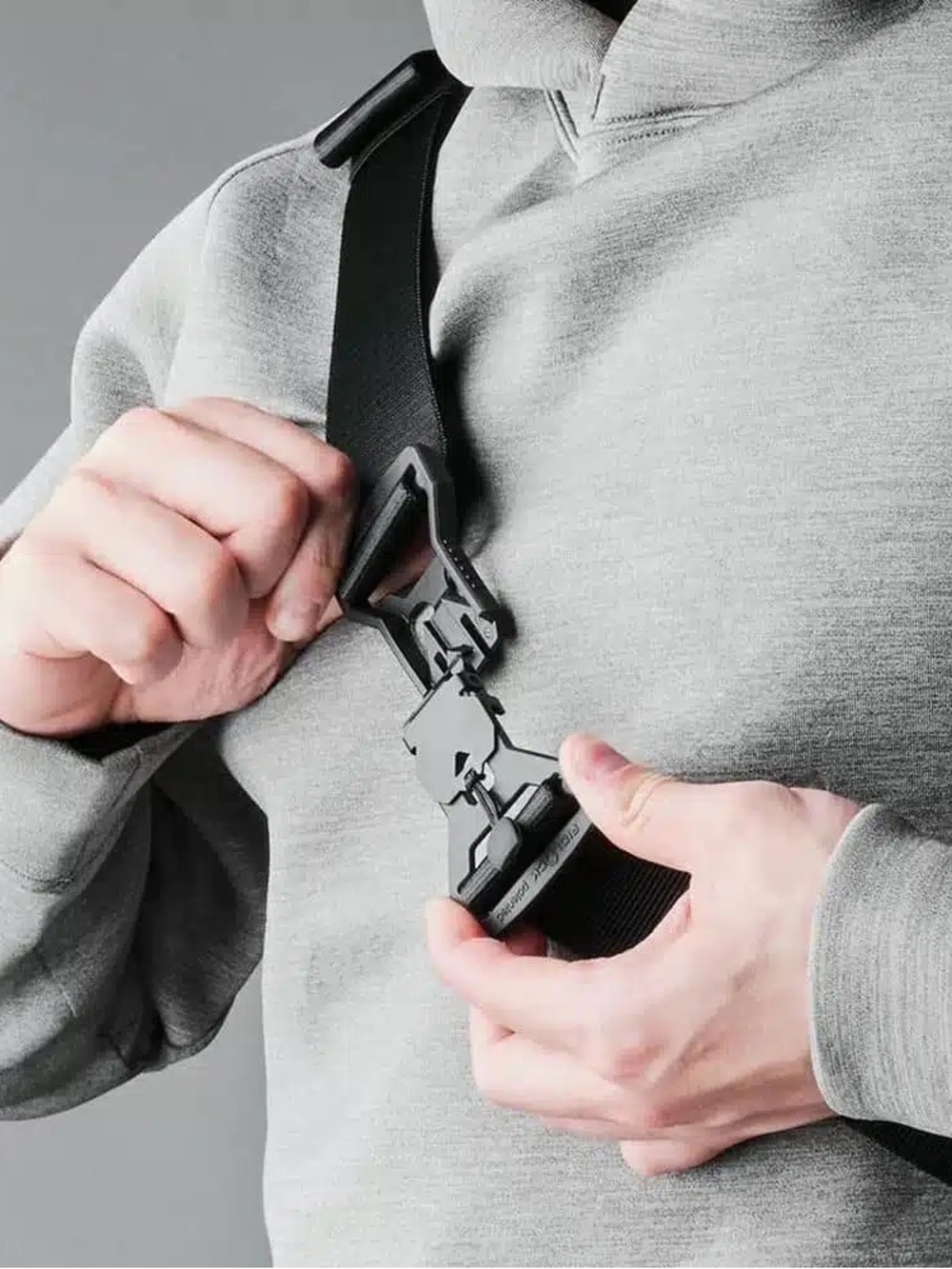 Alpaka Go Sling Mini V1 Belt Bag Black - Picture 9 of 11